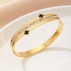 Museumoon Bracelets Chic Golden-Tone Stainless Steel Bracelet with Black Lucky Clover Design, Rhinestone Accents, Perfect for Couples & Everyday Fashion