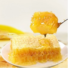 Kissfish Honey bee farm naturally matures. Honeycomb honey is freshly harvested from wild pure honey blocks 650g