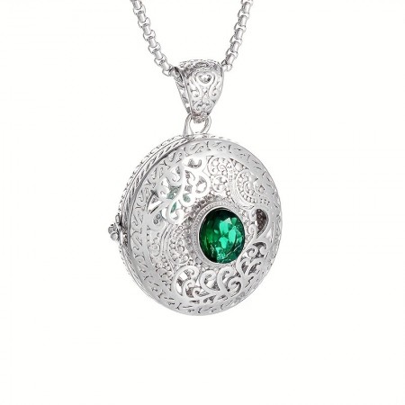 Loveasgard Lockets Vintage Style Silver-Plated Copper Locket Pendant Necklace with Synthetic Emerald, Elegant Fashion Jewelry for Women, All-Season Versatile Accessory for Daily Wear