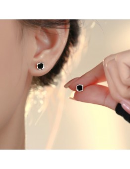 Aurirangle Ear studs Vintage Simple Black Square Stud Earrings for Women, Alloy Copper Post, No Mosaic, Versatile for Daily and Party Occasions, All Seasons Suitable - 1 Pair