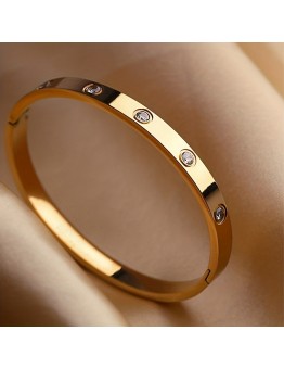 Friendear Bracelets Titanium Steel Oval Ladies Bangle with Rhinestone Ins Does Not Fade Niche Design Hand Jewelry